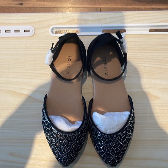 Torrid rhinestones flats w/ ankle straps size 7.5 Wide Width New never been worn - Picture 2 of 9